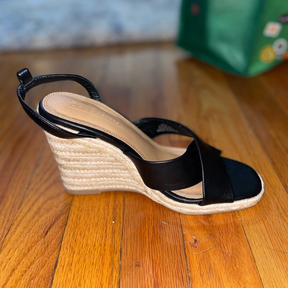 Women’s Heels - Picture 10 of 16